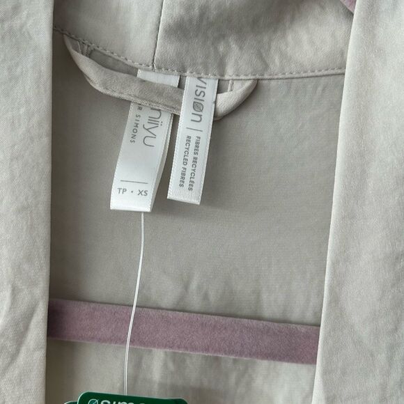 Miiyu Simons Cream Long Robe with Belt and pockets - Picture 4 of 11